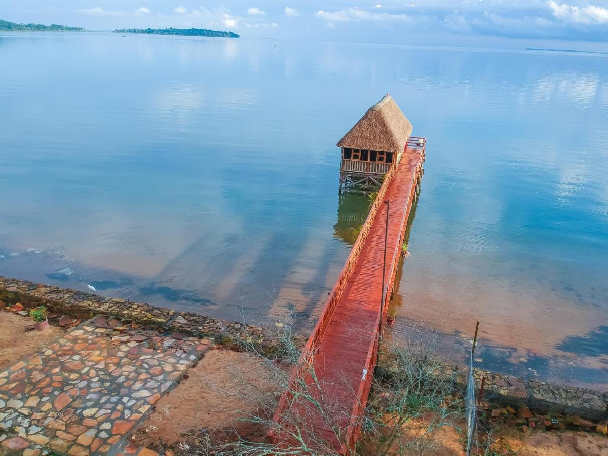 Mirembe Resort Beach Hotel Ssese Kalangala ภายนอก รูปภาพ