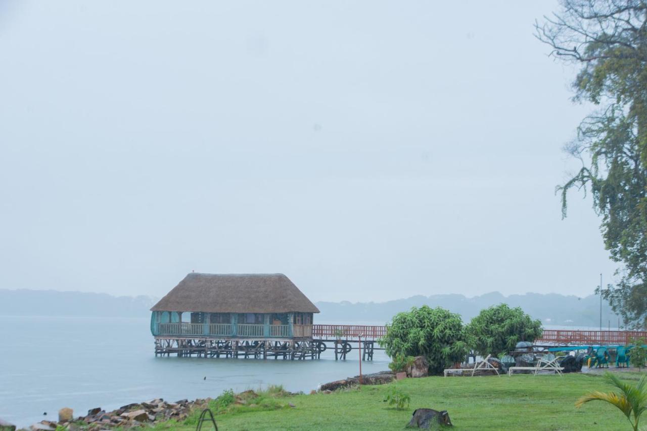 Mirembe Resort Beach Hotel Ssese Kalangala ภายนอก รูปภาพ