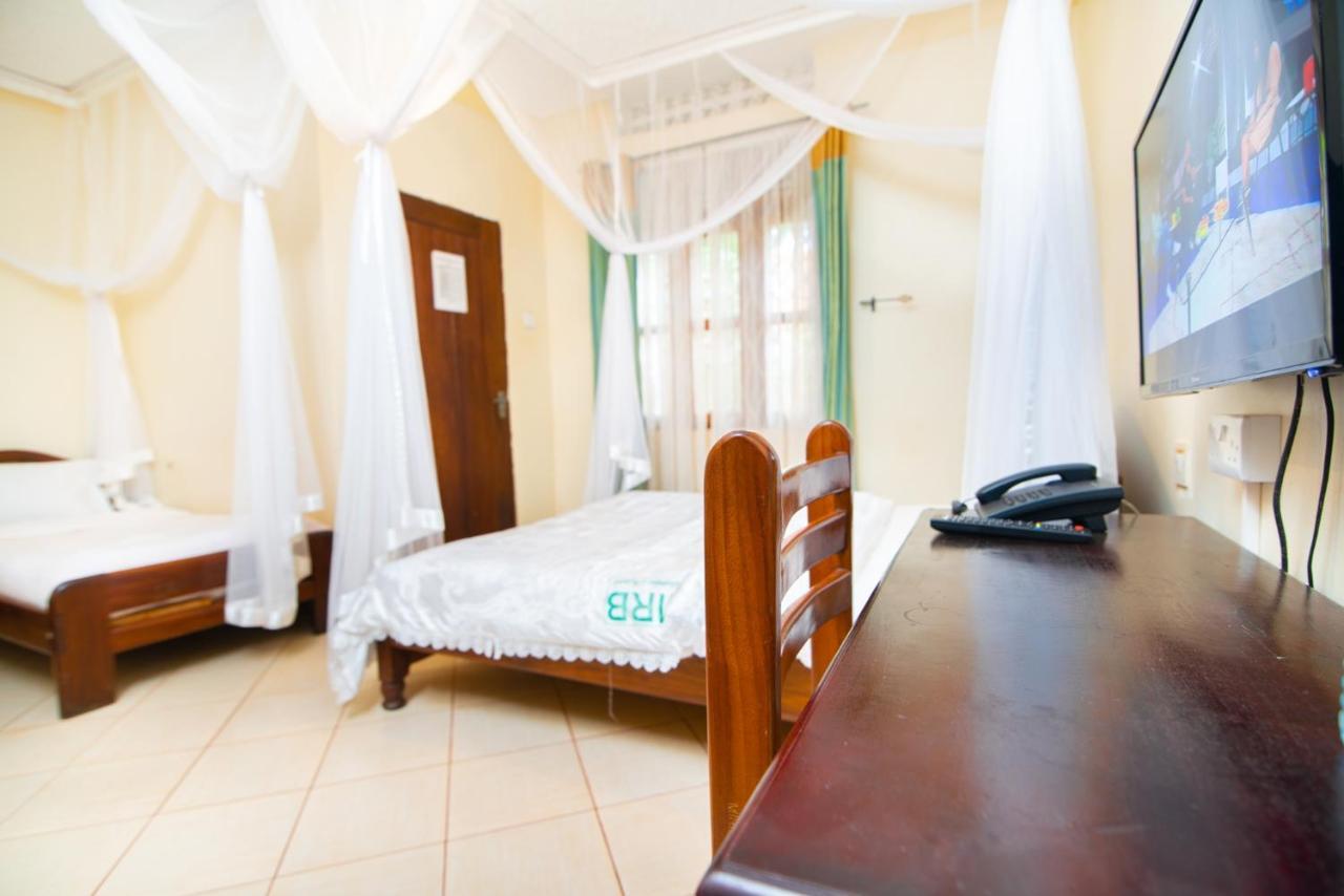 Mirembe Resort Beach Hotel Ssese Kalangala ภายนอก รูปภาพ