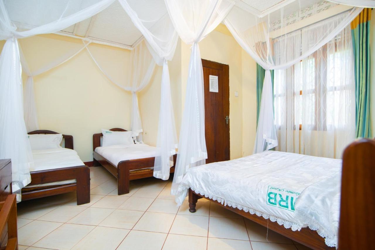 Mirembe Resort Beach Hotel Ssese Kalangala ภายนอก รูปภาพ